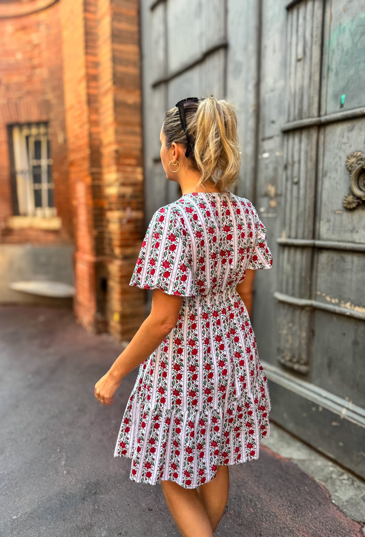 Robe courte fleurie rayée