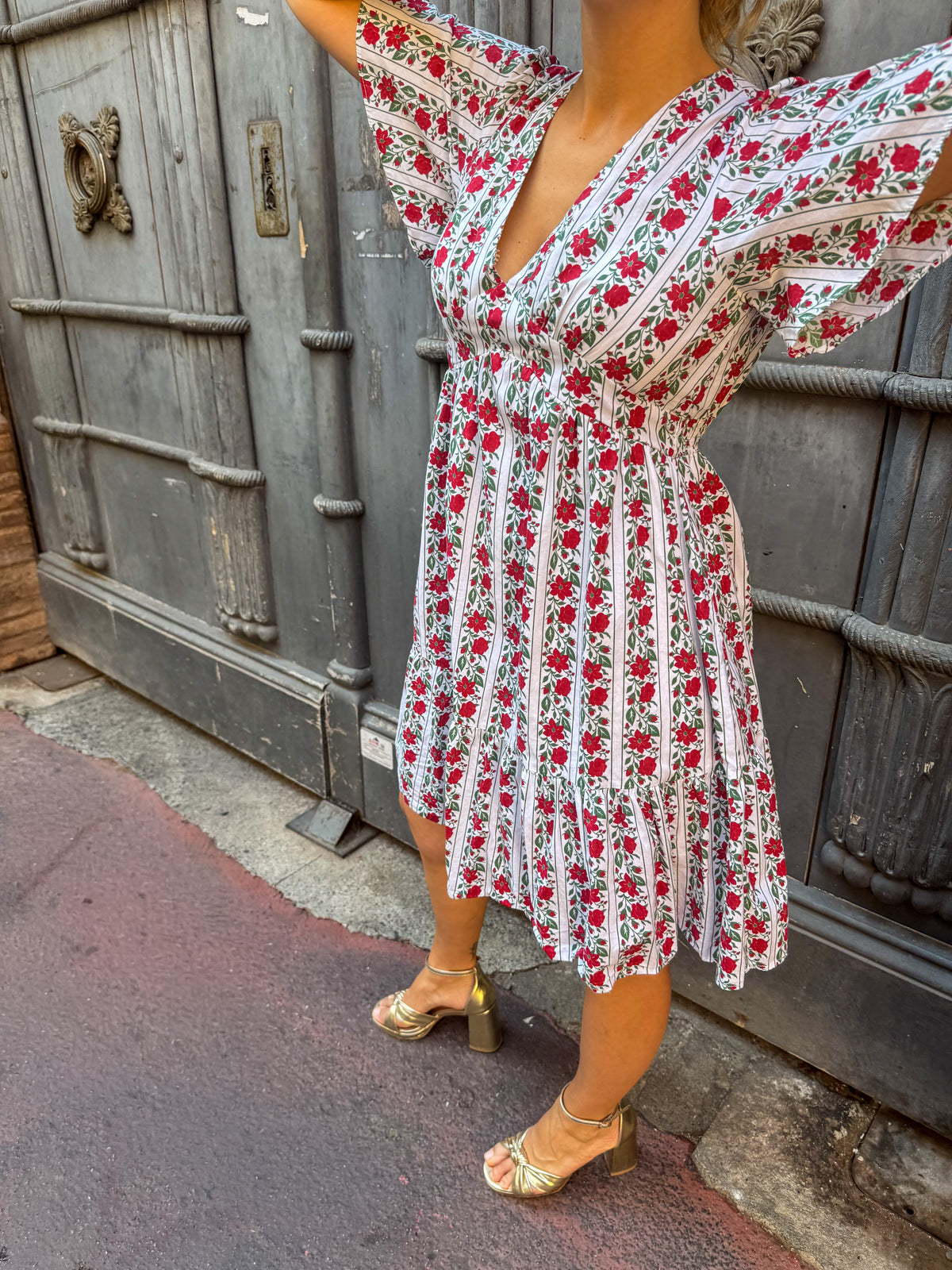 Robe courte fleurie rayée