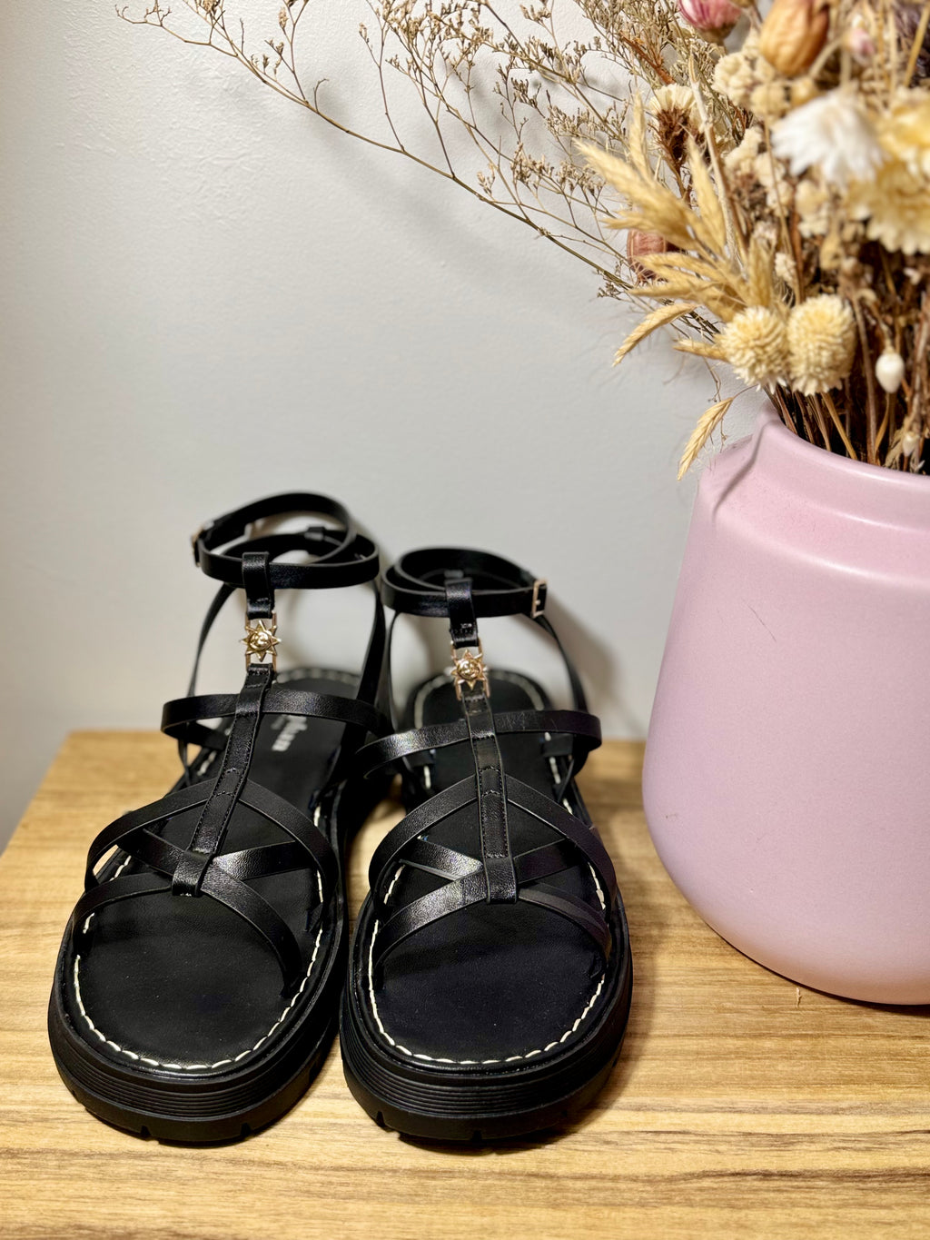 Sandales à brides noires